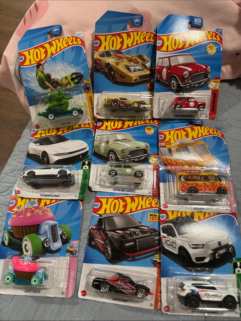 Mattel Hot Wheels Mix — Red, White, Green, Yellow, Black, Pink, Silver